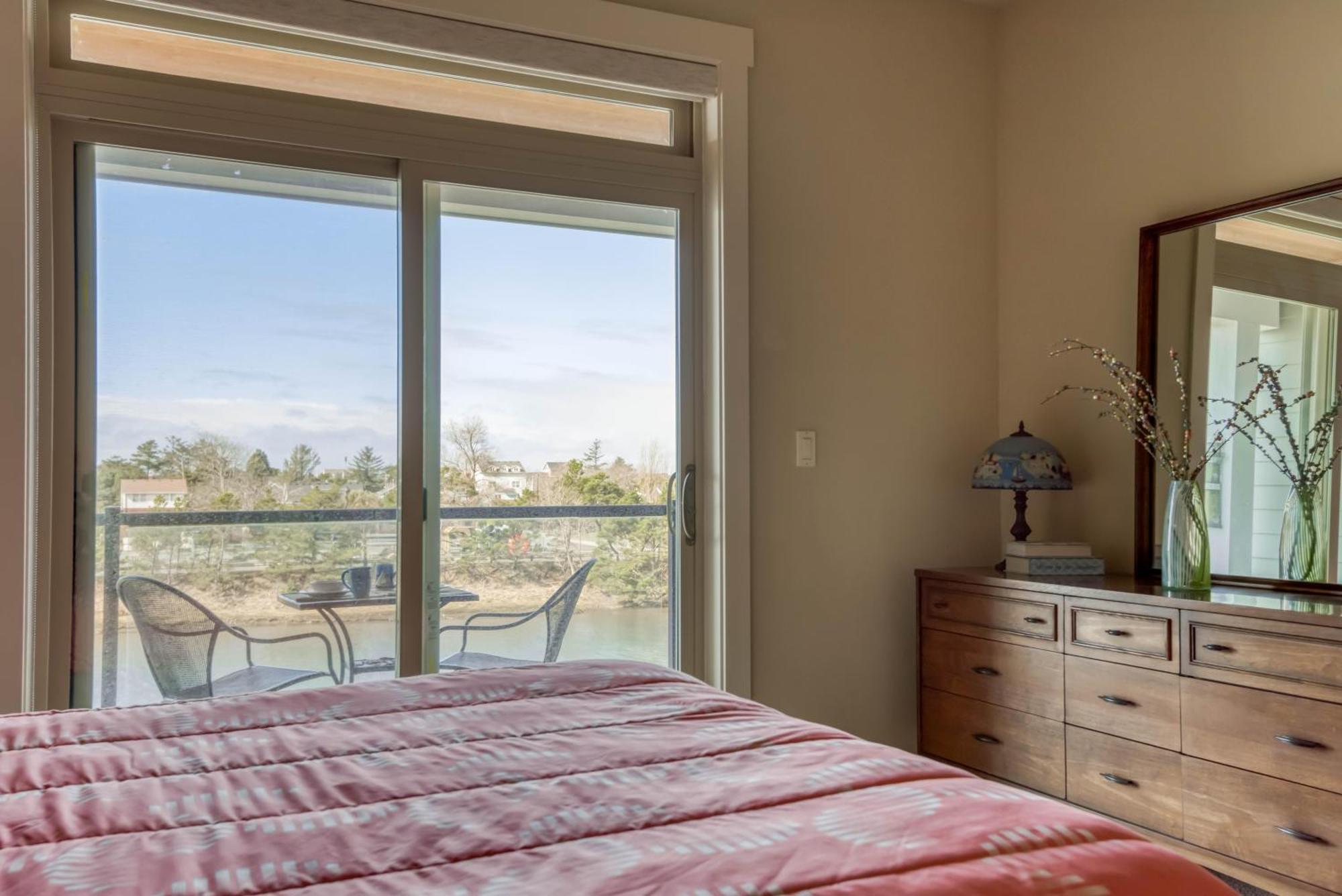 River'S Edge At Bridgeport Seaside Exterior photo